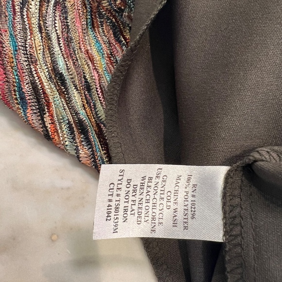 Flattering colorul layered fitting dress - Picture 7 of 7